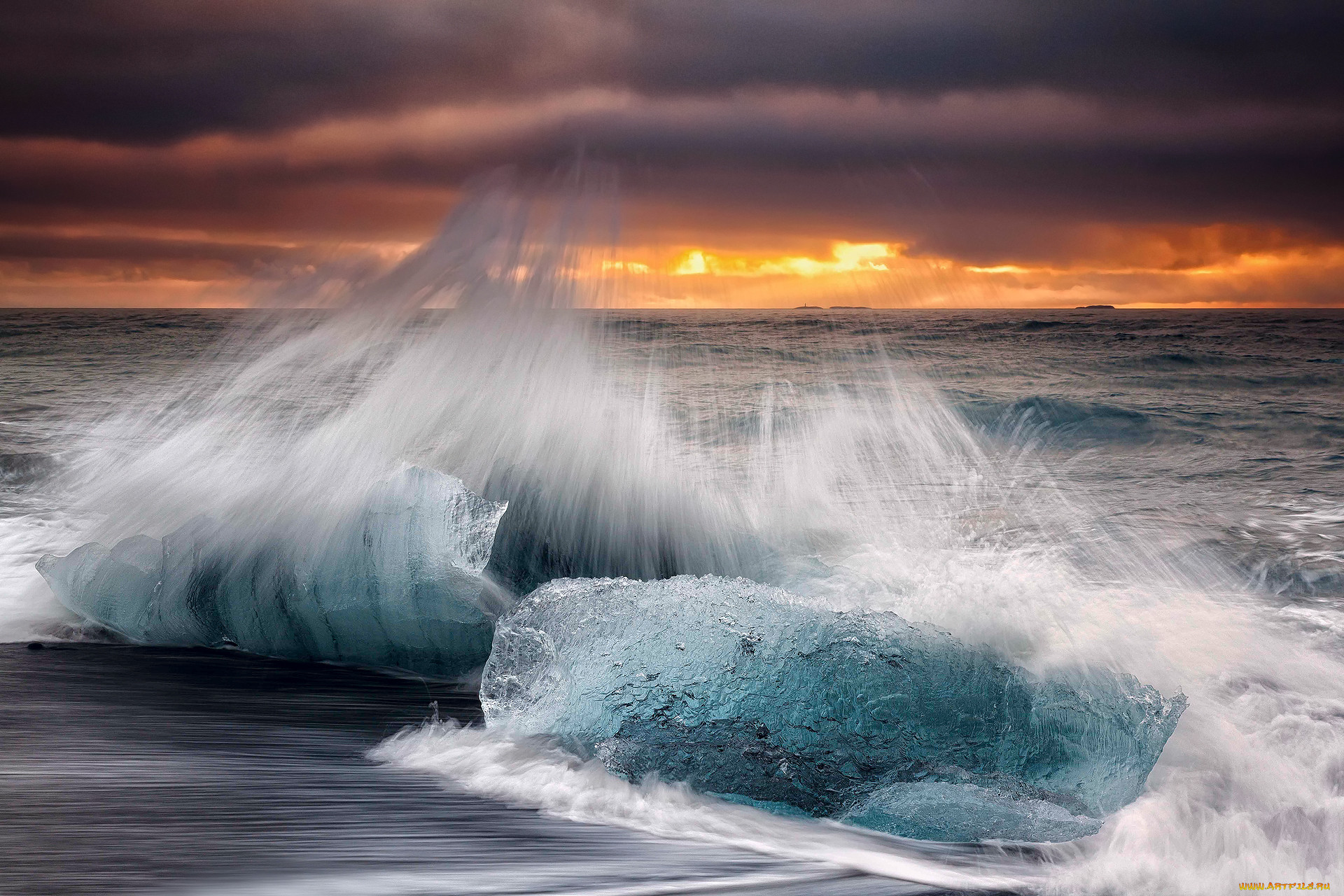 Грешные волны океана. Море океан волны шторм ЦУНАМИ. Исландия Атлантический океан. Красота моря. Океан волны.